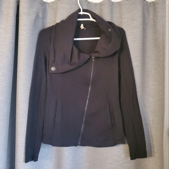 Lucy | Tops | Lucy Black Asymmetric Zip Front Top Size Small